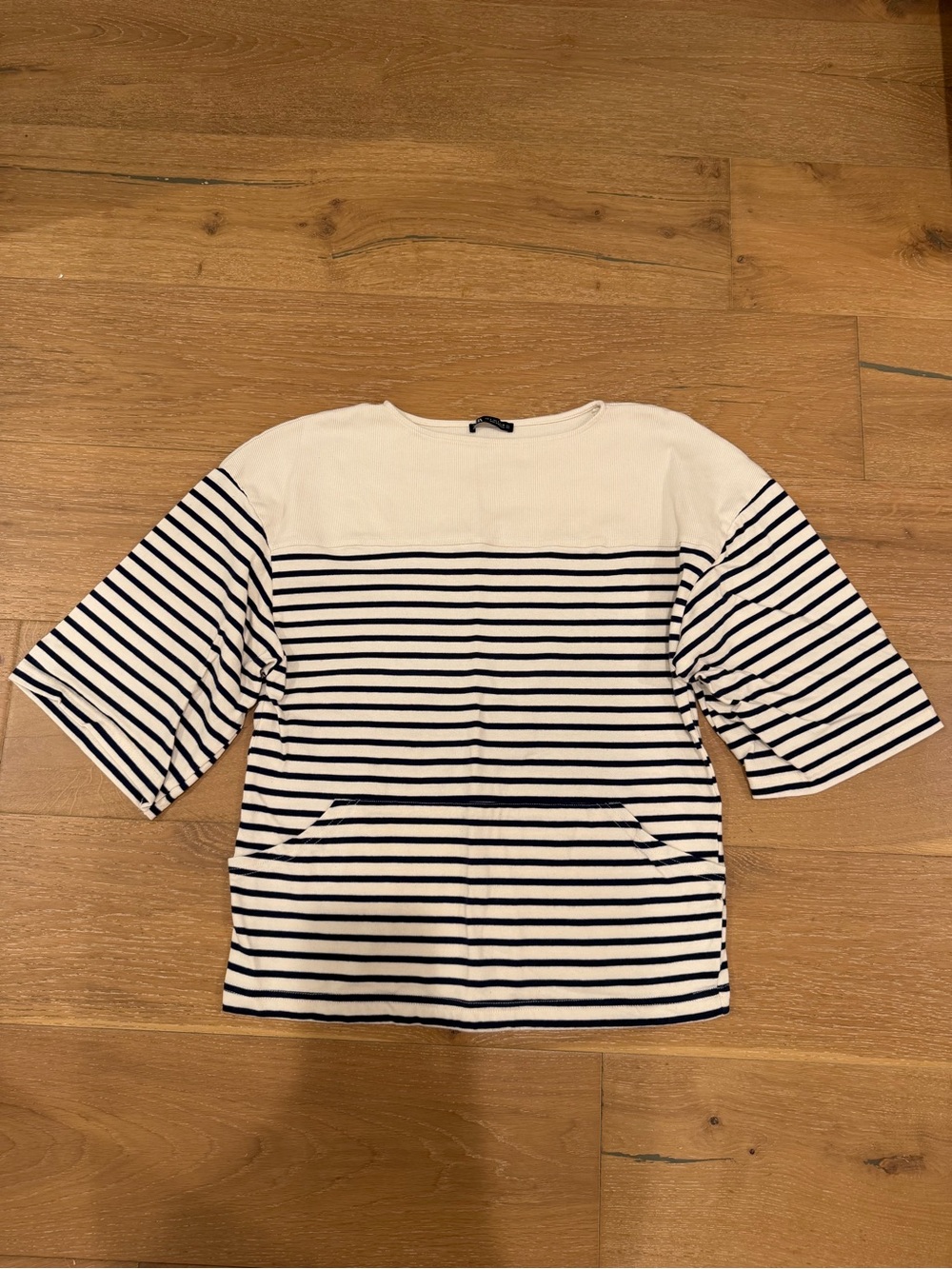 Zara White and Navy Striped Boat Neck Top - size Small